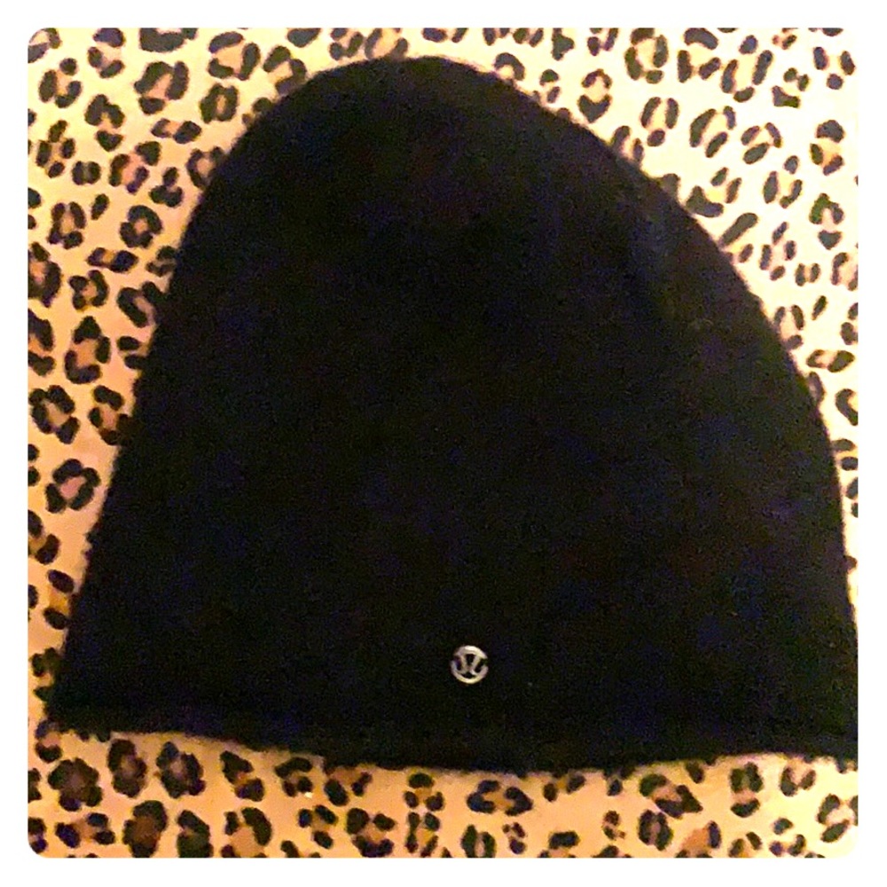 Lululemon 100% cashmere black beanie